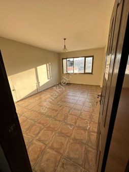 Sökenin En İşlek Caddesinde Satılık Ofis