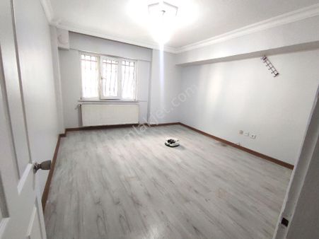 Acilllll Satılık Daire Merkezi Konumda