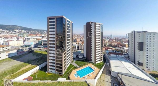 Metroya Yakın Havuzlu Güvenlikli Aile Sitesinde Deprem Yön. 3+1