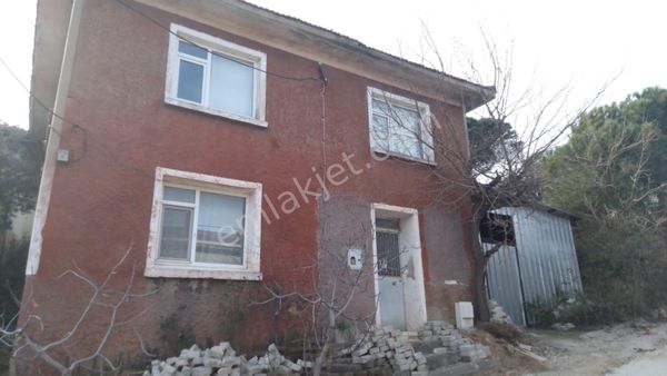 Gemlik B.kumla Mah. Köy İçinde Satılık Müstakil Ev Bahçeli Deniz Manzaralı