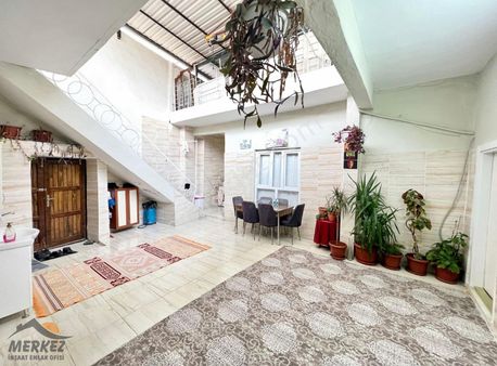 Yeşilay Gayrimenkulden Satılık Tarihi Avlulu (kargir)ev