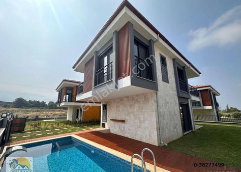 Kuşadası Davutlar'da Müstakil Özel Havuzlu Villa