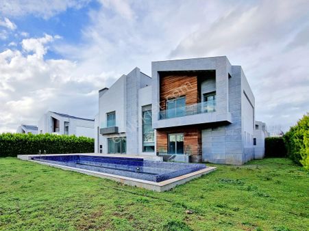 Gökhan Üçgün - Uluçınar Konakları - Köşe Konumda Eşsiz Villa