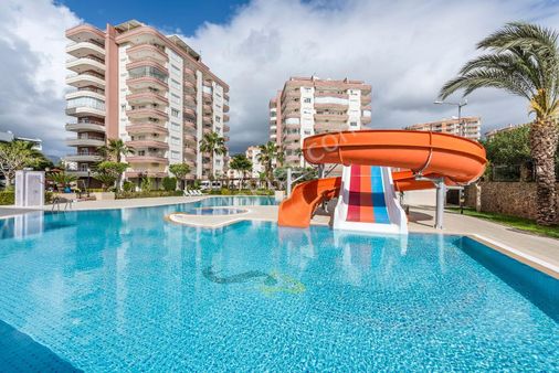 Alanya Tosmur Mah.full Eşyalı Satılık 3+1 Daire