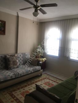 Dikili Merkezde Sahile 50 M Mesafede Arakat 2+0 Eşyalı Satılık Daire