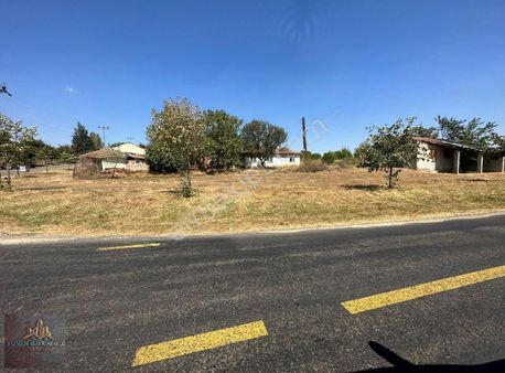 Çorlu Yenicede Resmi Yolu Olan Köye Cephe 950 M2 Kupon Yer