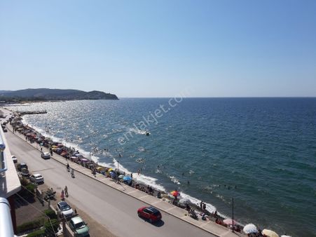 Eşyalı Kiralık Çınarcık Denize Sıfır İki Yalı Dairesi Kiralıktır ..