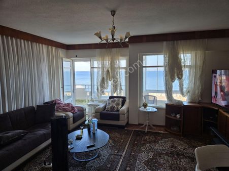 Yalova Çınarcık Taşlimanda Denize Sıfır Satılık 2+1 Daire