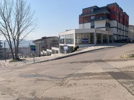 İzmit Tepeköy De 500 M2 Kiralık Tepe Park Projesinde İşyeri