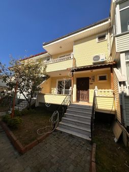 ༺✮•°◤ 𝙔𝘼𝙆𝘼𝙈𝙊𝙕 𝙀𝙈𝙇𝘼𝙆 ◥°•✮༻ Hamidiye Mahallesinde Satılık 5+1 Müstakil Ev