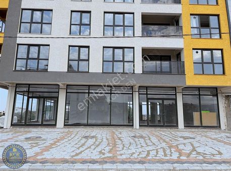 Kcr Den 340 M2 Anayola Cephe İşyeri