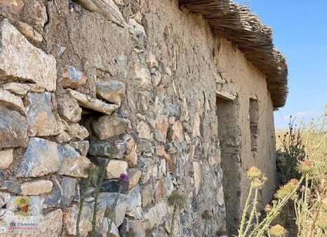 Manzaralı 551 M2 Arsa Üzerinde Satılık Kargir Ev