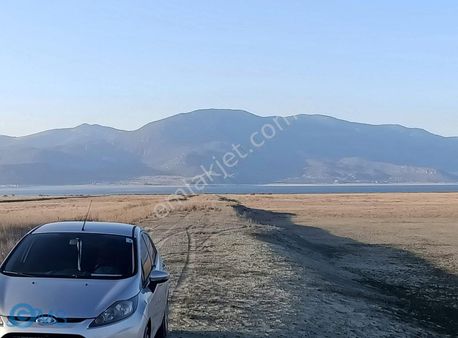 Burdur Merkez Yazıköyde 3471m2 Yolu Var Müthiş Göl Manzaralı