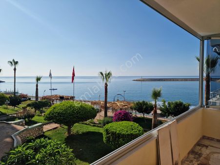 Kumkuyu Tırtar'da Satılık Denize Sıfır Eşyalı 3+1 Daire