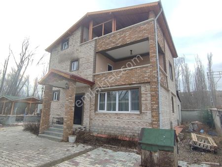 Elmadağ Tatlıcada 792 M2 Arsa Üzerinde 3 Katlı Villa