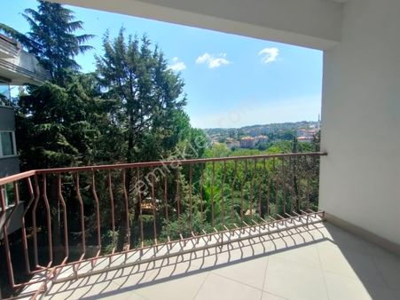 Sarıyer Tarabyaüstü Asansör ,otopark Şömine Yeni Eşyalı Kiralık Daire