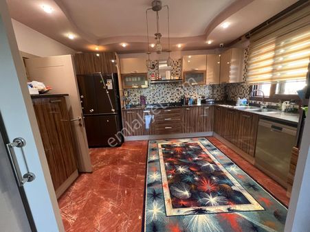 Mersin Kuyuluk Mah De 750m2 Arsa İçinde Triplex Satılık Villa