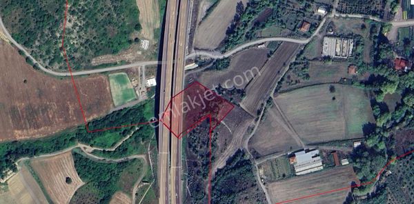 Ata Emlak'tan Otobana Cephe Satılık Fırsat Arazi