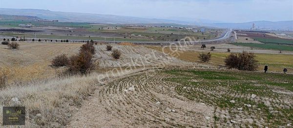 Pratik Den // Bünyan Asfaltına Yakın Satlık Tarla
