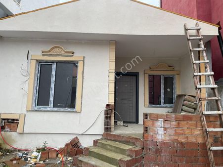 Acil Sakarya Adapazarı Cark Caddesı Arka Sokagı Müstakil Bahcelı Sıfır Yerden Isıtmalı Ozel Yapım