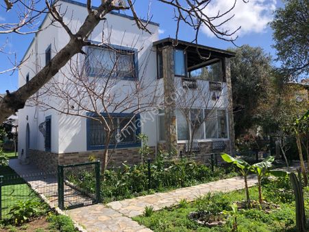 Bodrum Turgutreis Merkezde 3+1 Bahçe Katı Satılık Daire