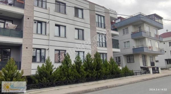 Beylikdüzü'nde Ebeveyn Banyolu,otoparklı ,krediye Uygun 2+1