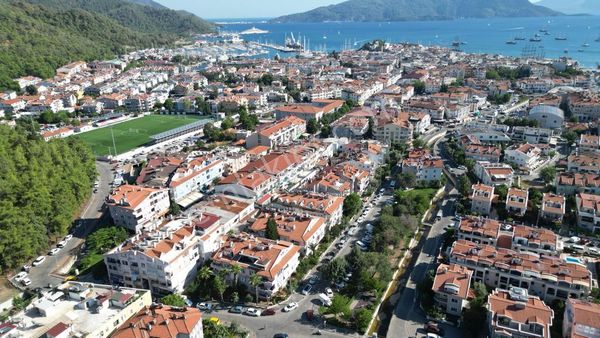 Marmaris Merkezde Satılık 6+1 Dubleks Daire