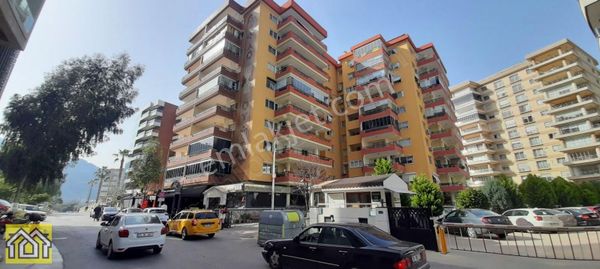 Site İçinde 4+1 Otoparklı Ve Güvenlikli Satılık Daire