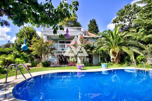 Büyükdere Kral Faysal Korusuna Komşu Tam Müstakil 550m2 Satılık