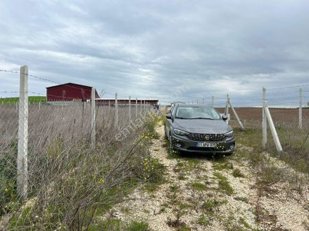 Kırıklı'da Yol Su Hazır Geniş Hobi Baçesi