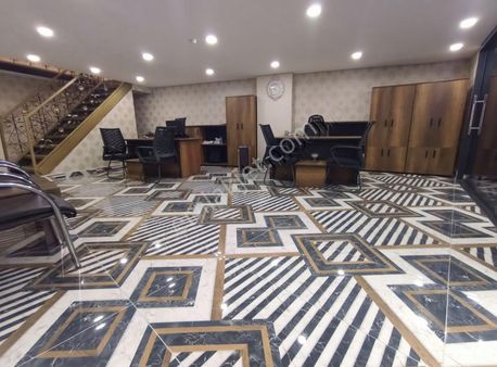 Cadde Üzerinde Yüksek Kar Ve Kira Getirisi Olan Katlı Dükkan