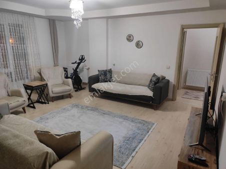 Satıluk Daire Selçuk Mah Cadde Üzerinde Dört Cepeli