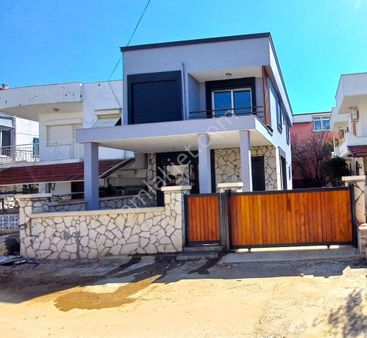 İzmir Seferihisar Doğanbey De Satılık Müstakil Bahçeli Yazlık 3+1