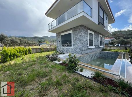 Kuşadası Davutlar Da Satılık Özel Havuzlu Yazlık