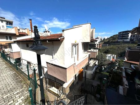 Tırpan Gayrimenkulden Halitpaşada 2+2 210m2 Satılık Villa