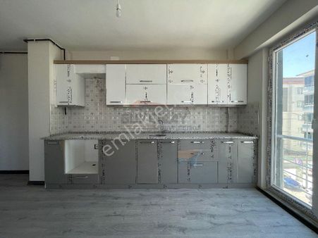 Güvenay - Çorum Çiftlik Caddesi 3+1 Ara Kat Sıfır Daire