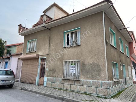 Manisa Salihli'de Satılık 2 Katlı Müstakil Ev Şehitler Mah.