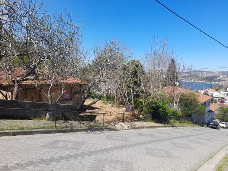 Beykoz Paşabahçede 746 M2 Arsa İçerisinde Satılık Müstakil Ev