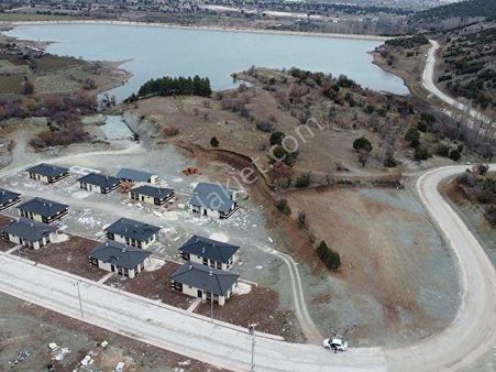 Burdur/tefenni Mükemmel Konumda Villa/konut Arsası