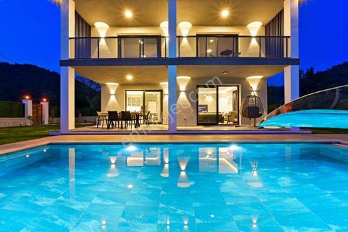 İnlice'de Kiralık(günlük) 4+1 Lüx Havuzlu Villa (mera-106)