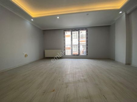 Avrupa Emlak Tan Esenler Fatih Mah 130 M² 3+1 1.normal Kat,yeni Bina,çift Banyolu,tek Daire Üzeri