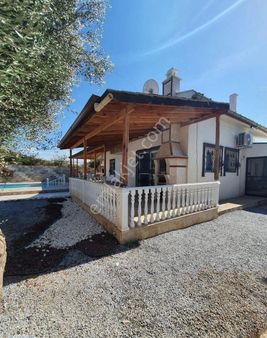 Didimde Satılık Yeşiltepede 700 Metre Arsa İçinde Havuzlu 4 + 1 Tam Müstakil Villa