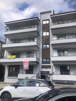 Cumhuriyet Mahallesinde Müstakil Daireler