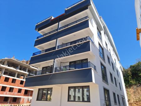 Yalova Çınarcık Harmanlar'da Satılık Deniz Manzaralı Yeni 2+2 Dubleks Daire