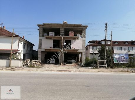 Ada Caddesi Üzeri 550 M2 Tabela Değeri Yüksek Satılık Dükkan