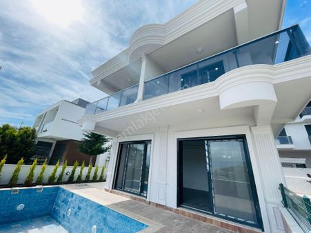 Sahıle 500 M -full Manzara-özel Havuz-bahçe-yerden Isıtma-asansör-sauna-ultra Lüx-tamamı Müstakil