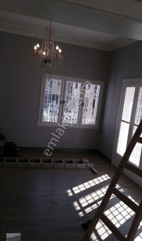 Balıkesir/edremit'te Merkezde 280m2 İçinde 190m2 Daireler 3 Kat 6 Oda3 Salon+6 Banyo Wc 3 Mutfak