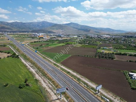 İzmir-eski Foça Karayolu Üzerinde Satılık Fırsat Tarla