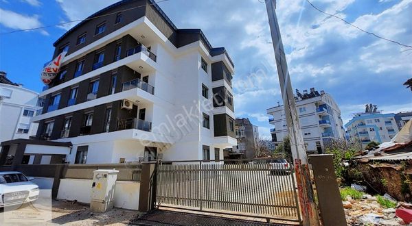 Kızıltoprakta Ultraluks 6+2 260 M2 Cıft Gırıslı Satılık Dubleks