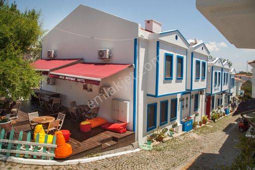 Bozcaada'da Satılık 19 Odalı Otel Han Emlak Otomotiv'den